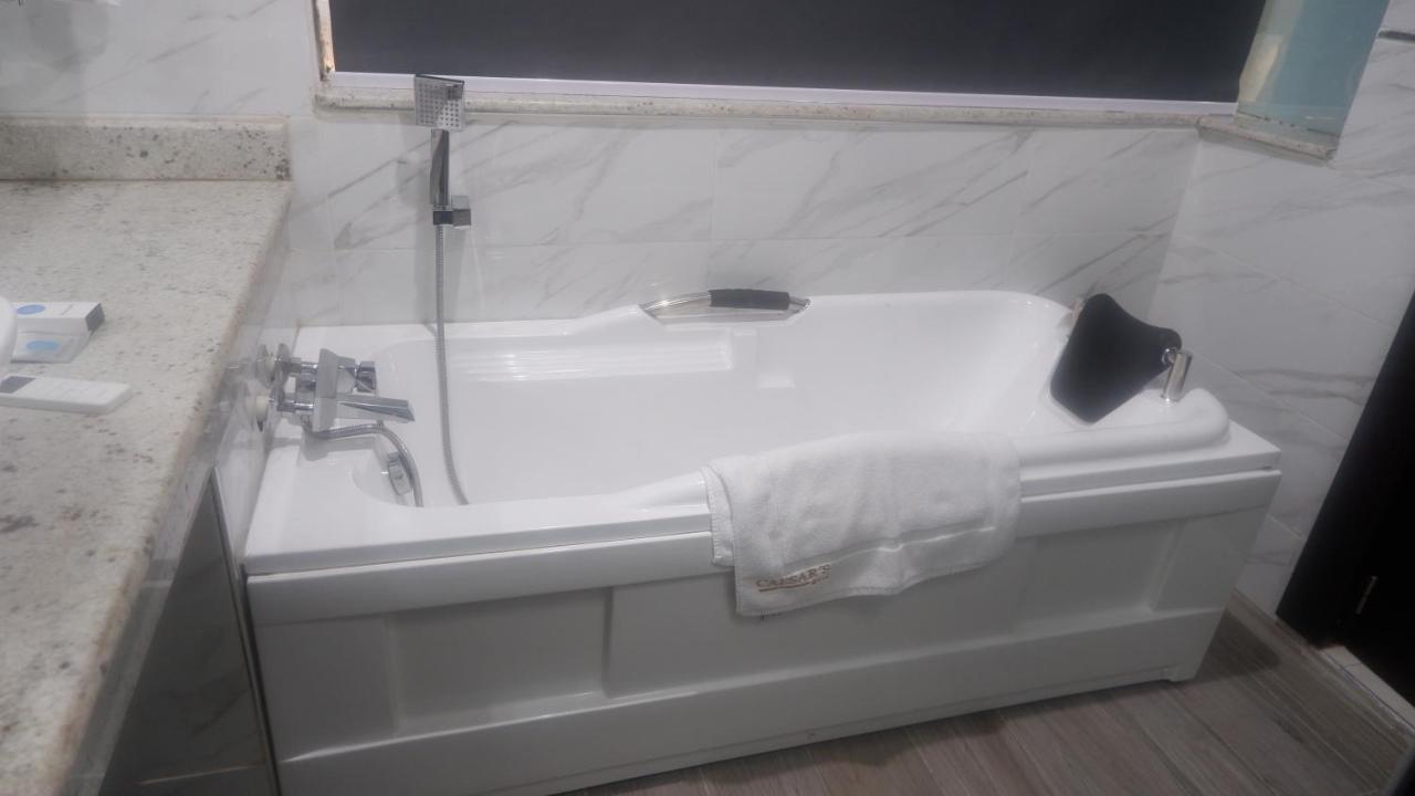 Caesar'S Luxury Hotel Lekki Buitenkant foto